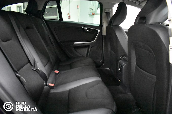 VOLVO V60 DRIVe Momentum